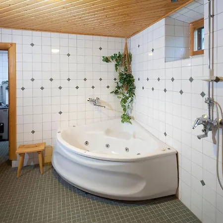 Matkailutila Lahdelma * Pertunmaa